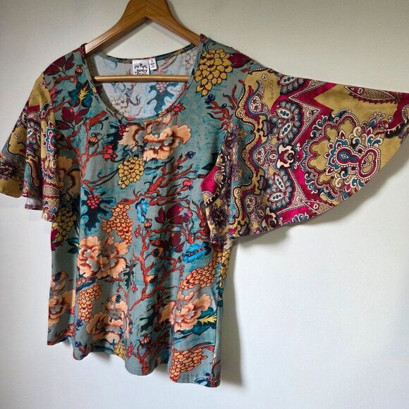 NEVER WORN PARSLEY & SAGE BOHO FLORAL FLUTTER SLEEVES TOP SIZE SMALL - Picture 1 of 15